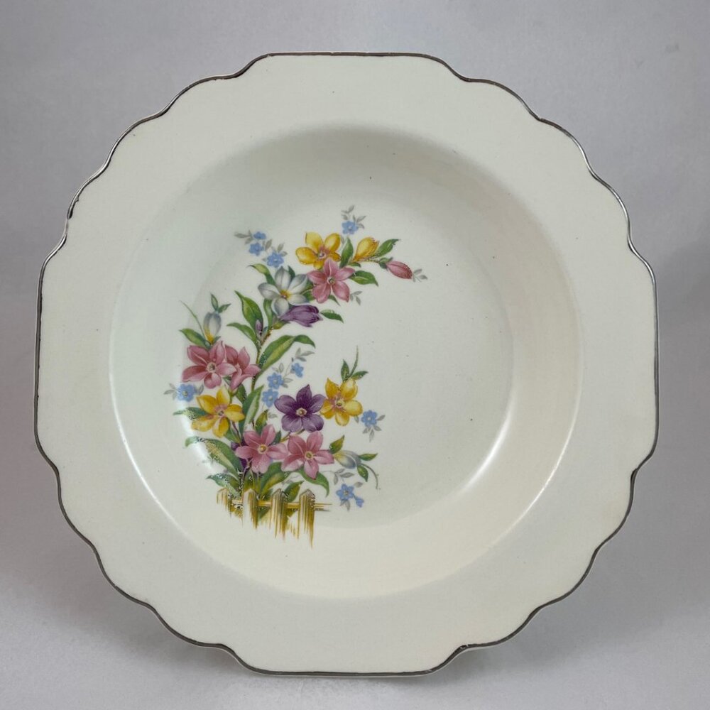 W.S. George Lido Canarytone Soup Bowl–Springtime Fence Floral USA 1970s Vintage